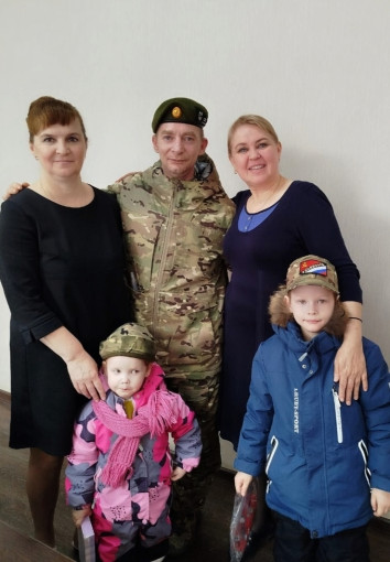 Наш детский сад с гордостью встречает участника СВО! Наш детский сад с гордостью встречает участника СВО!.